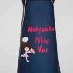 Mutlu Mutfak Önlükleri Mutfakta Piliç Var
