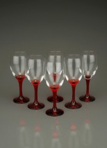 kırmızı ayaklı bardak seti