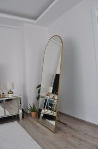 Defolu yatak baza başlık teşhir mobilya ve garantili ürünler 3 2 Aylık Şık ve Kaliteli 180-70 cm Ayaklı Oval Boy Aynası