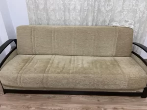 Kolları ahşap ikinci el kanepe çekyat ucuz fiyata öğrenci için