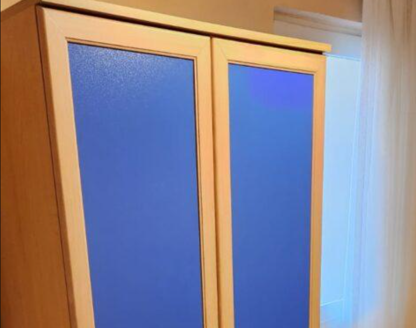 200 TL satılık öğrenci için ucuz ikinci el elbise dolabı